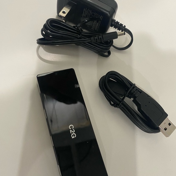 4- Port USB-A Hub with 5V 2A Power Supply C2G Compact Black USB Hub - Picture 5 of 5